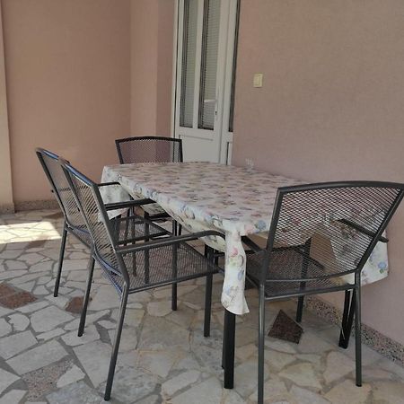 קרק Apartmani Vesna מראה חיצוני תמונה