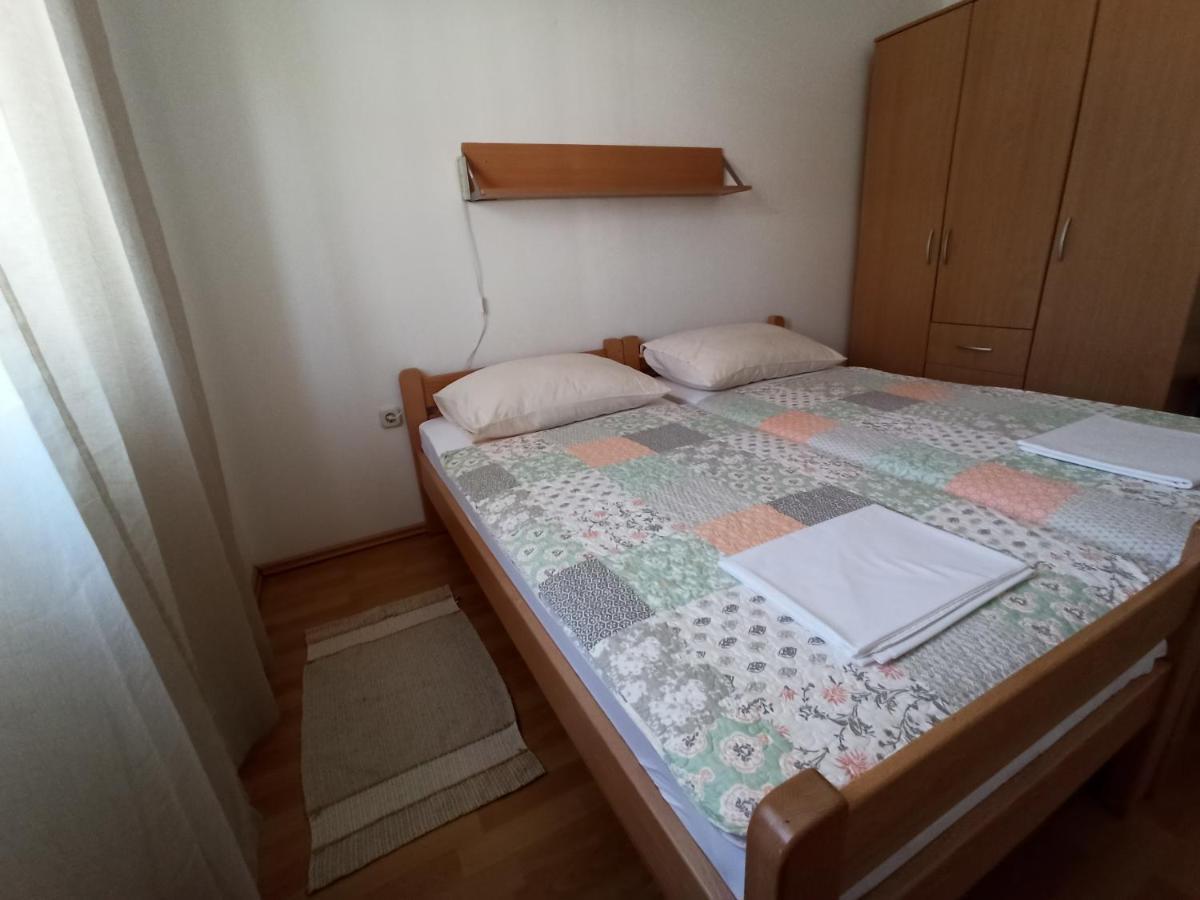 קרק Apartmani Vesna מראה חיצוני תמונה