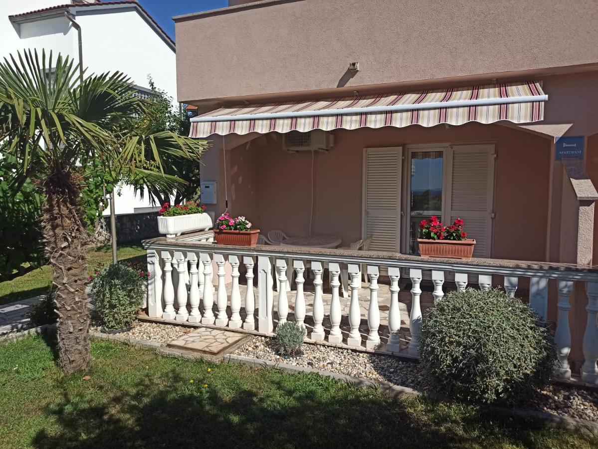 קרק Apartmani Vesna מראה חיצוני תמונה