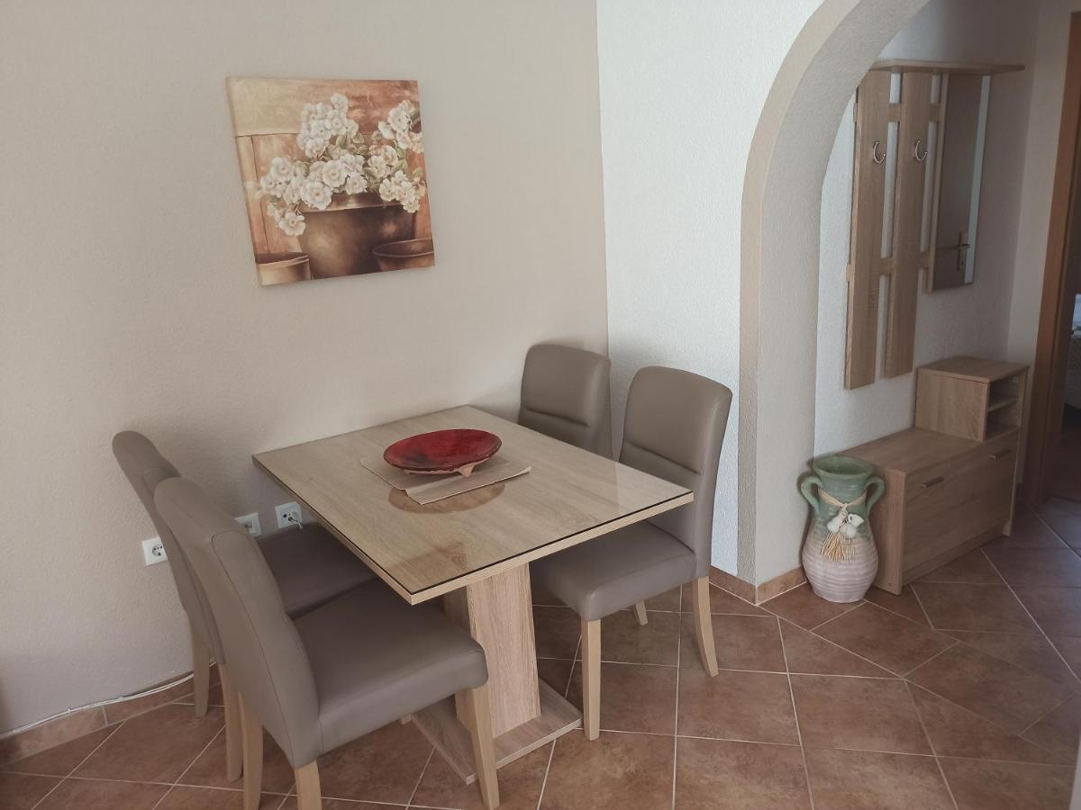 קרק Apartmani Vesna מראה חיצוני תמונה