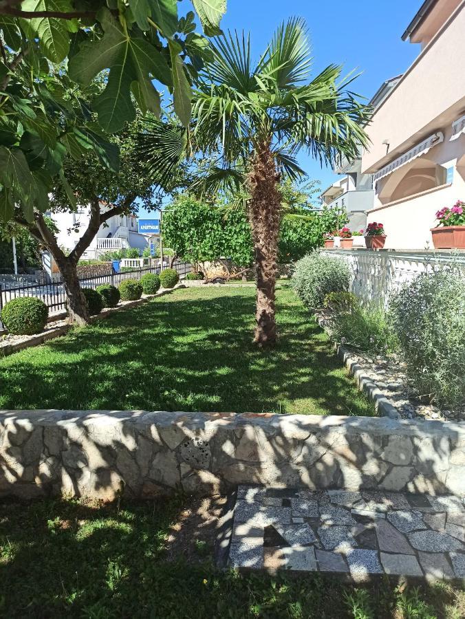 קרק Apartmani Vesna מראה חיצוני תמונה