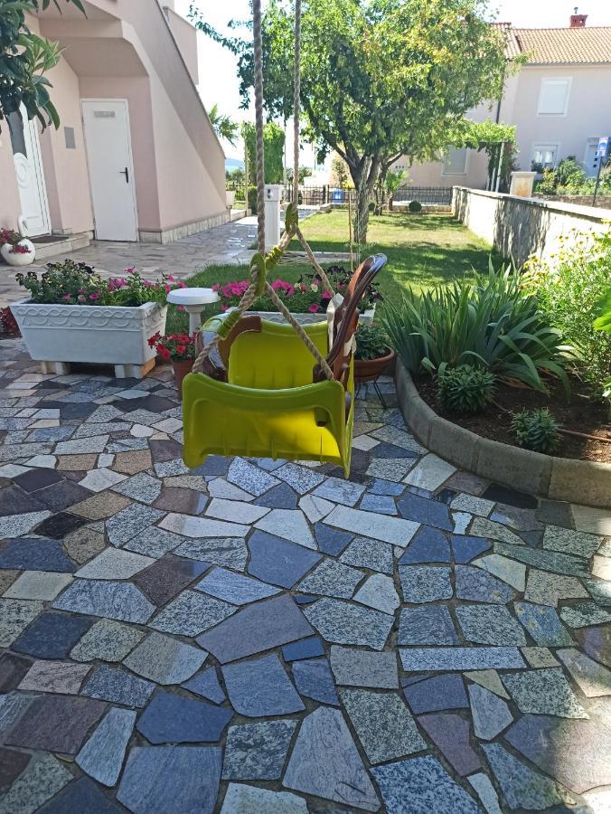 קרק Apartmani Vesna מראה חיצוני תמונה