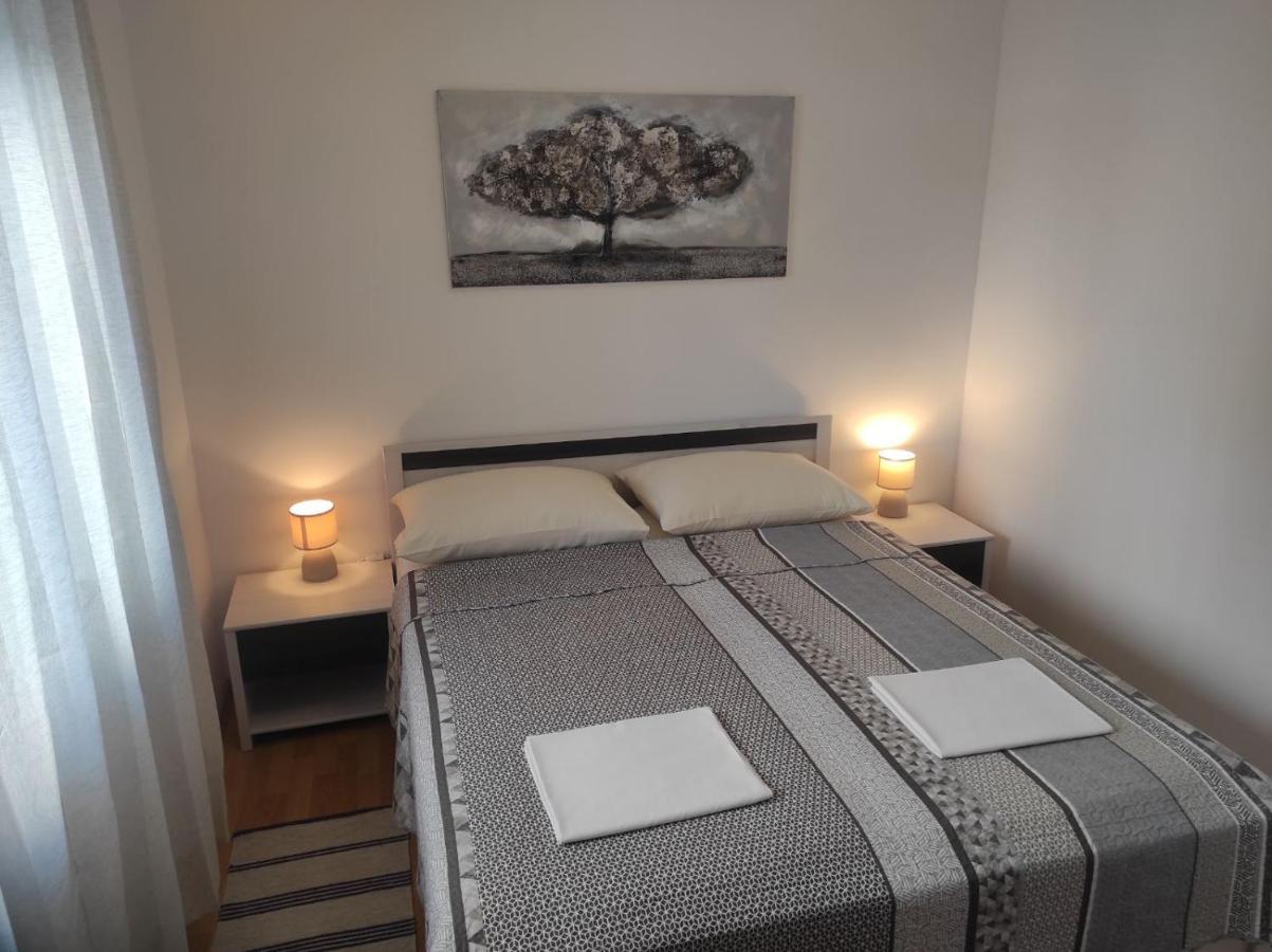 קרק Apartmani Vesna מראה חיצוני תמונה