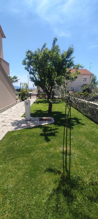 קרק Apartmani Vesna מראה חיצוני תמונה